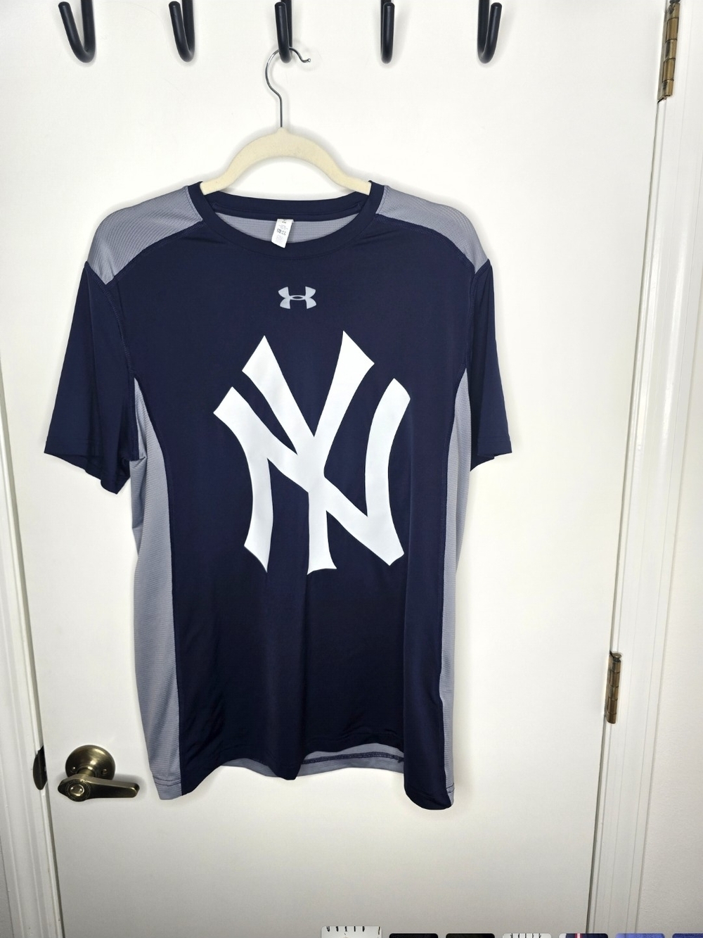 Under Armour Men's Navy and Gray New York Yankees Performance Shirt